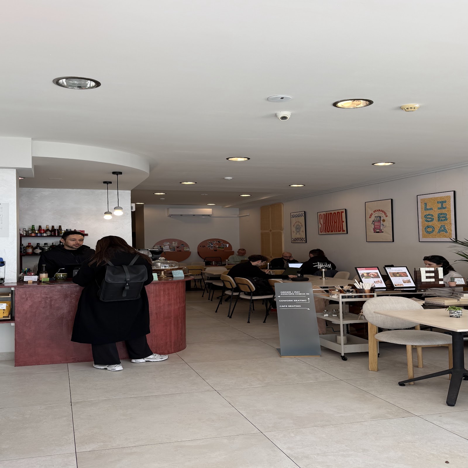 Inside Elevada Eat